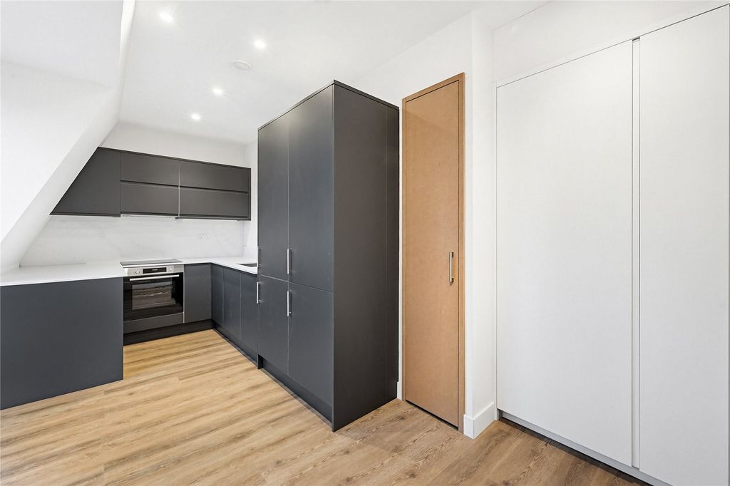 Property photo 2 of 10 Picture No. 05