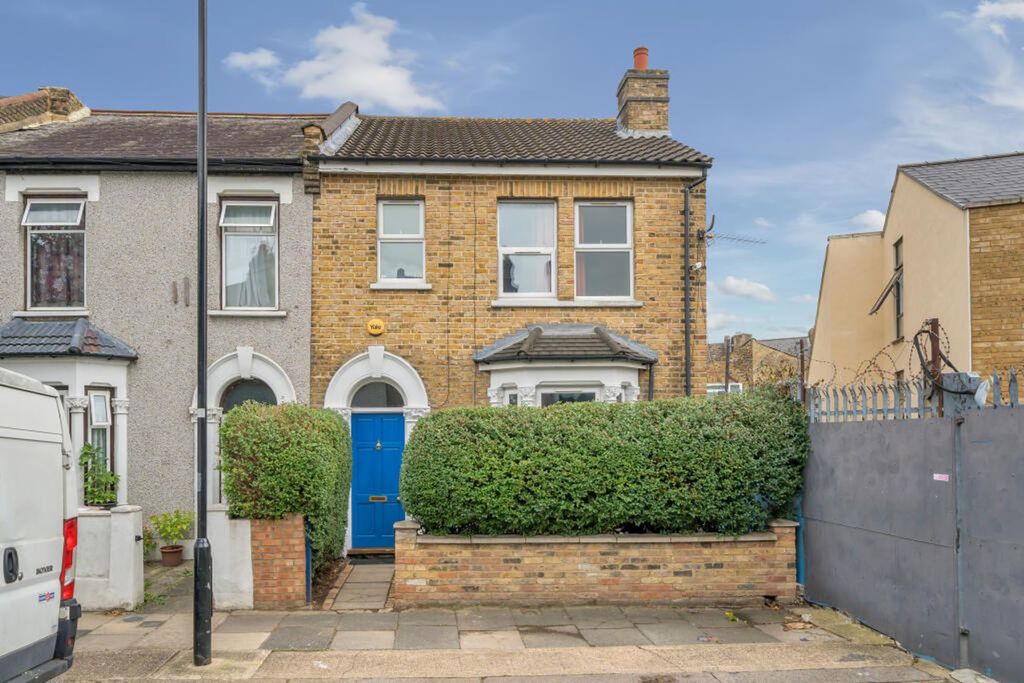 Property photo 1 of 12