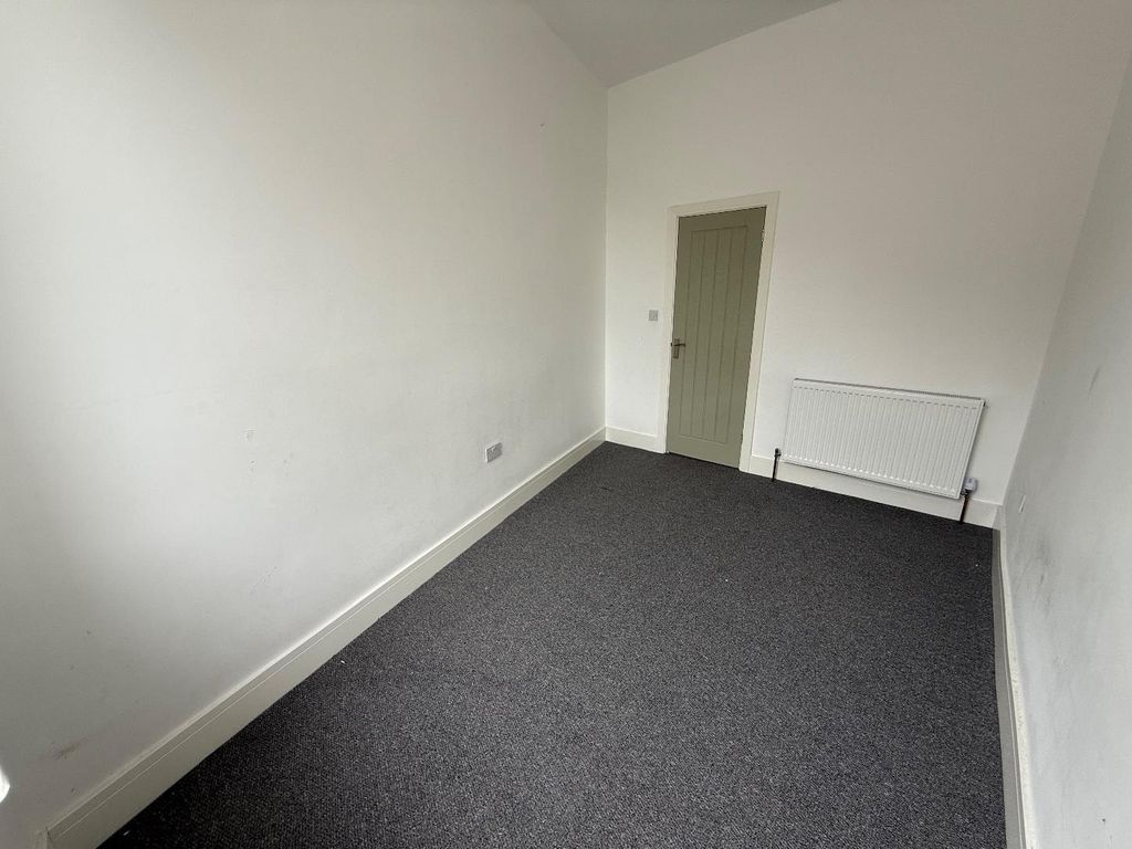 Property photo 3 of 14 Tempimagekbboo0.Jpg