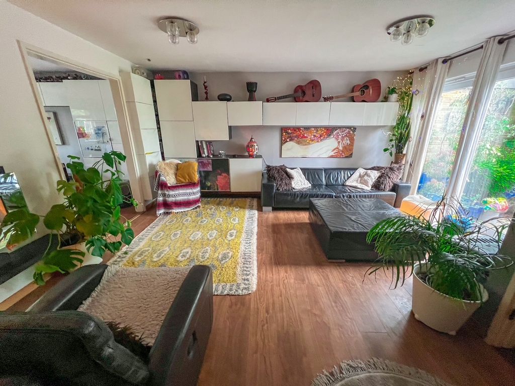 Property photo 2 of 37