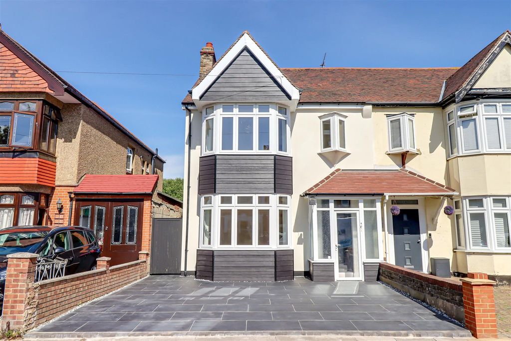 Property photo 1 of 30