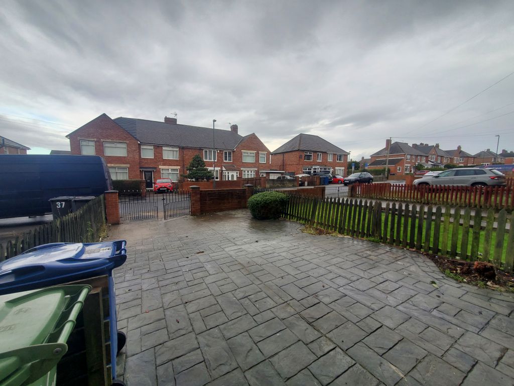 Property photo 2 of 13