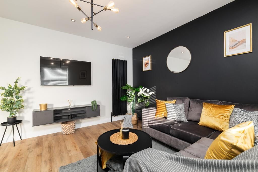 Property photo 2 of 6 Gallery