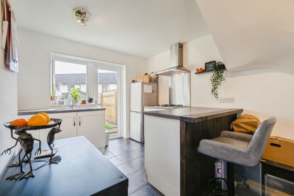 Property photo 3 of 17 Photo