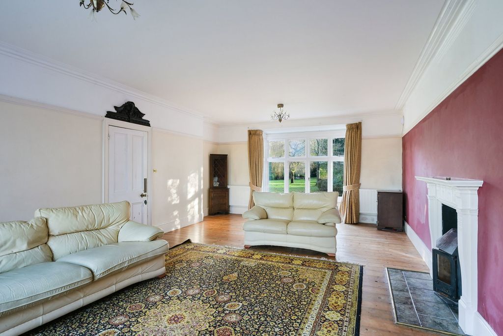 Property photo 3 of 36
