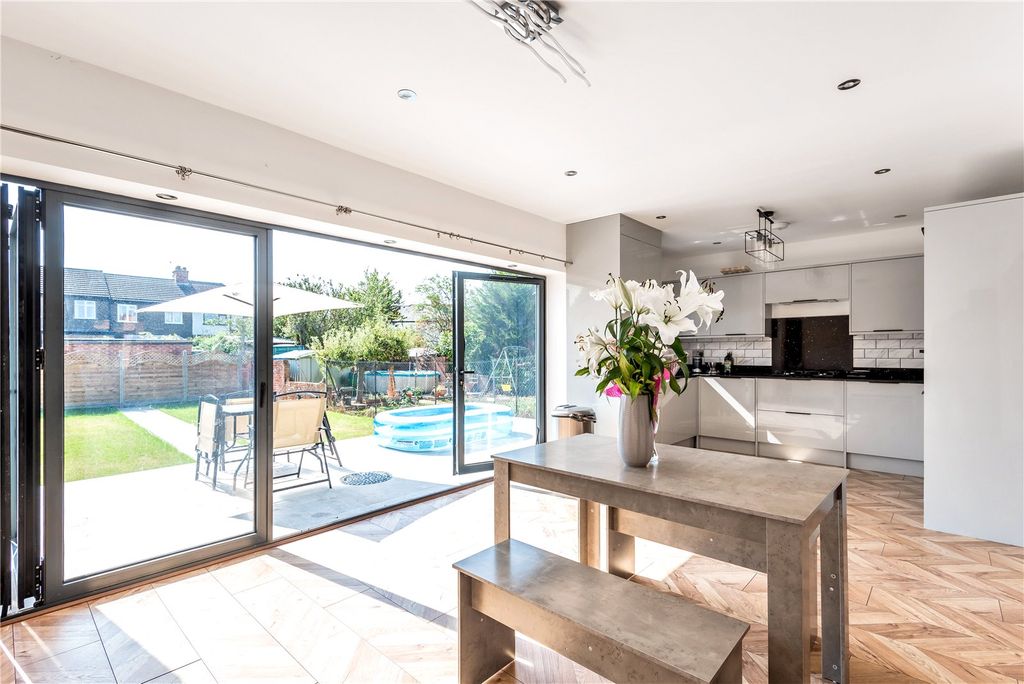 Property photo 2 of 11 Picture No. 03