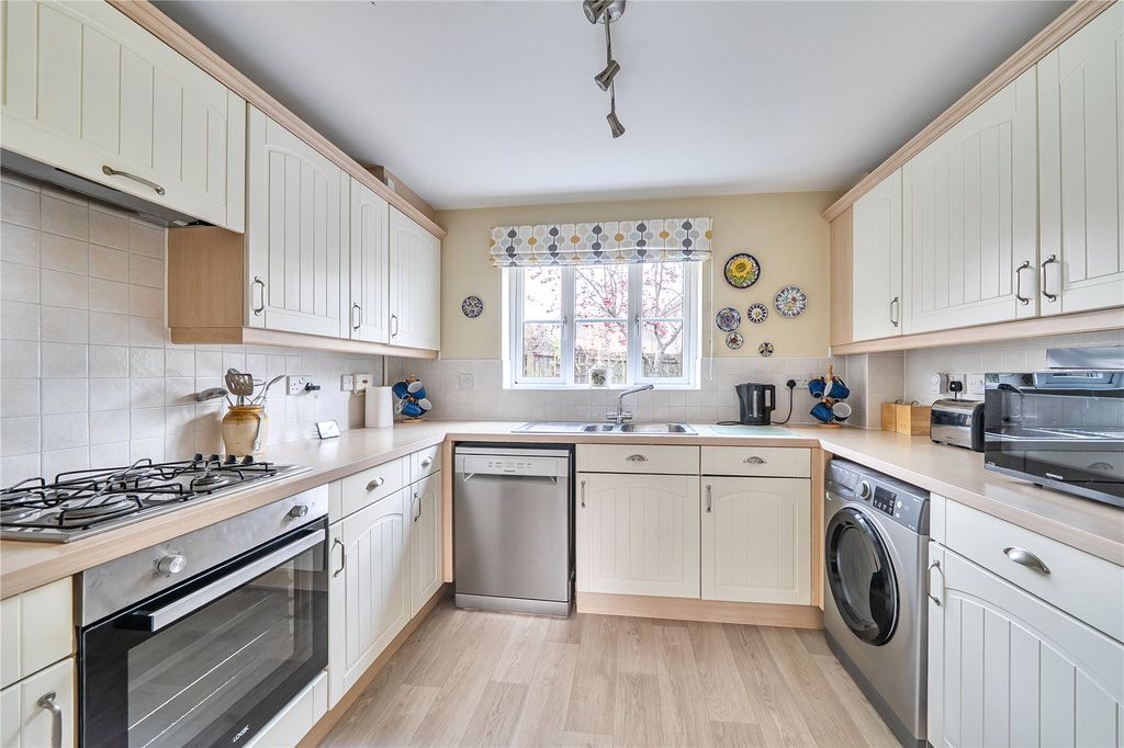 Property photo 3 of 22 Picture No. 16