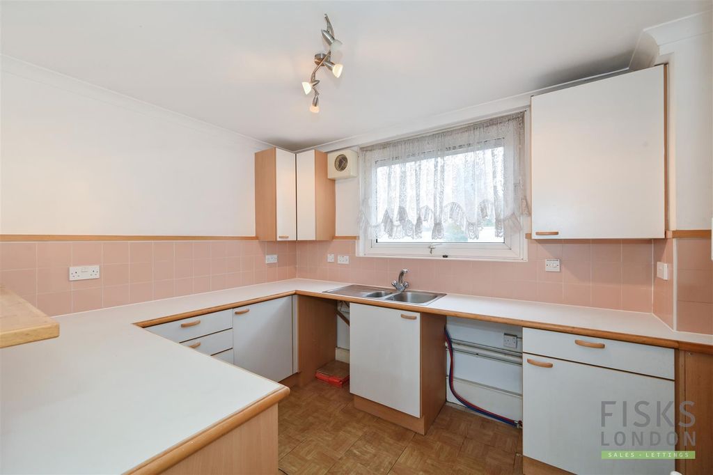 Property photo 3 of 11 48-Barleycorn-Way (4).Jpg