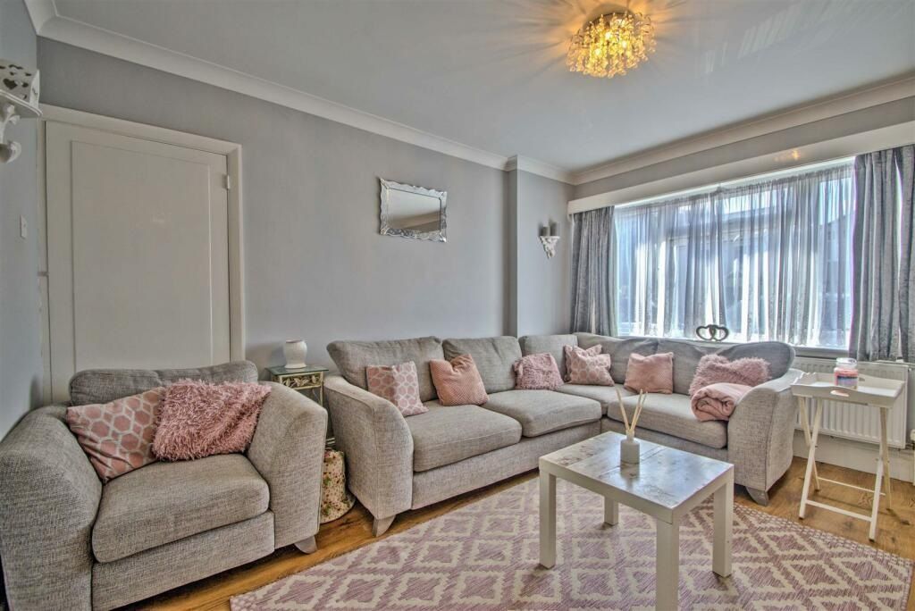 Property photo 2 of 8 Photo 2