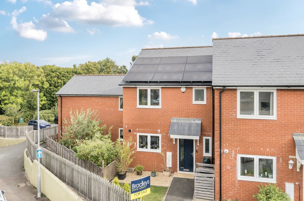 Property photo 1 of 21 Front