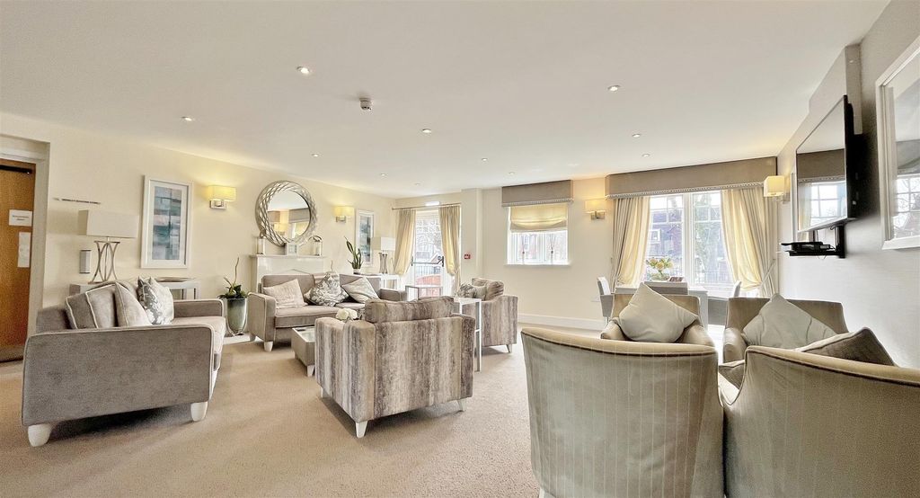 Additional image 19 of 2 bed property for saleVictoria Gardens, Hadleigh Road, Frinton-On-Sea CO13