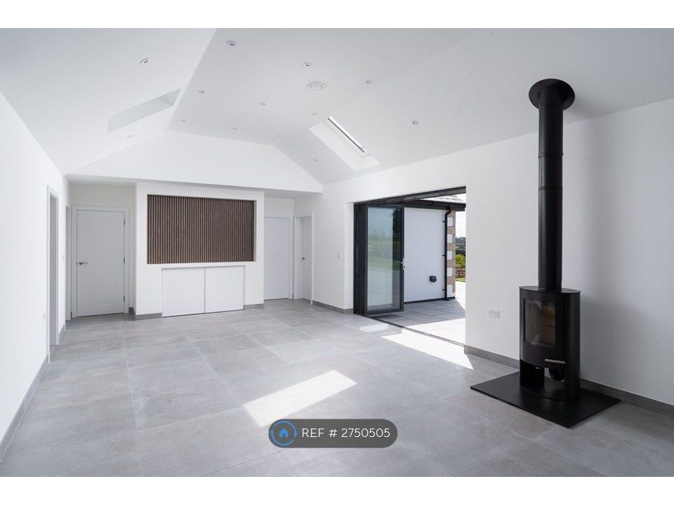 Property photo 3 of 33