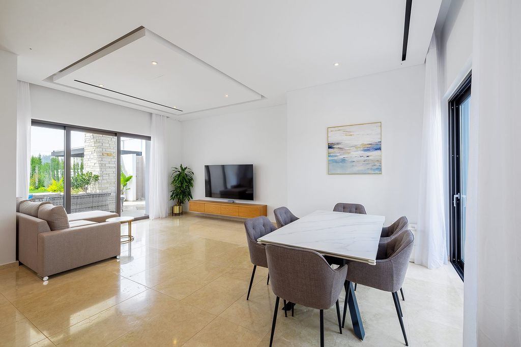 Property photo 3 of 26