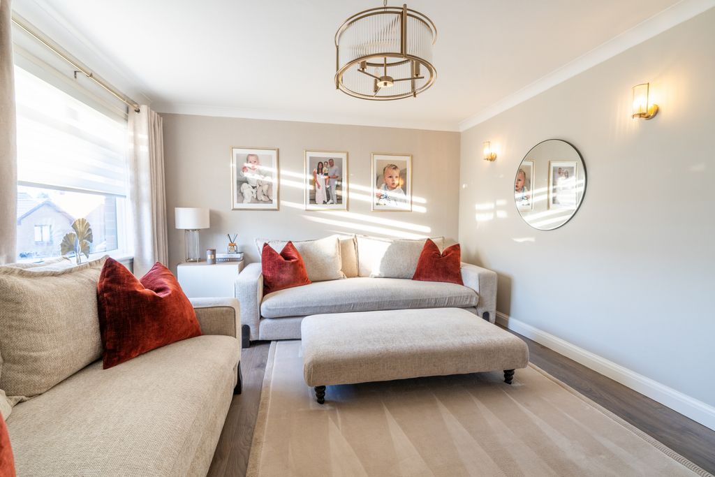 Property photo 3 of 34 Gallery