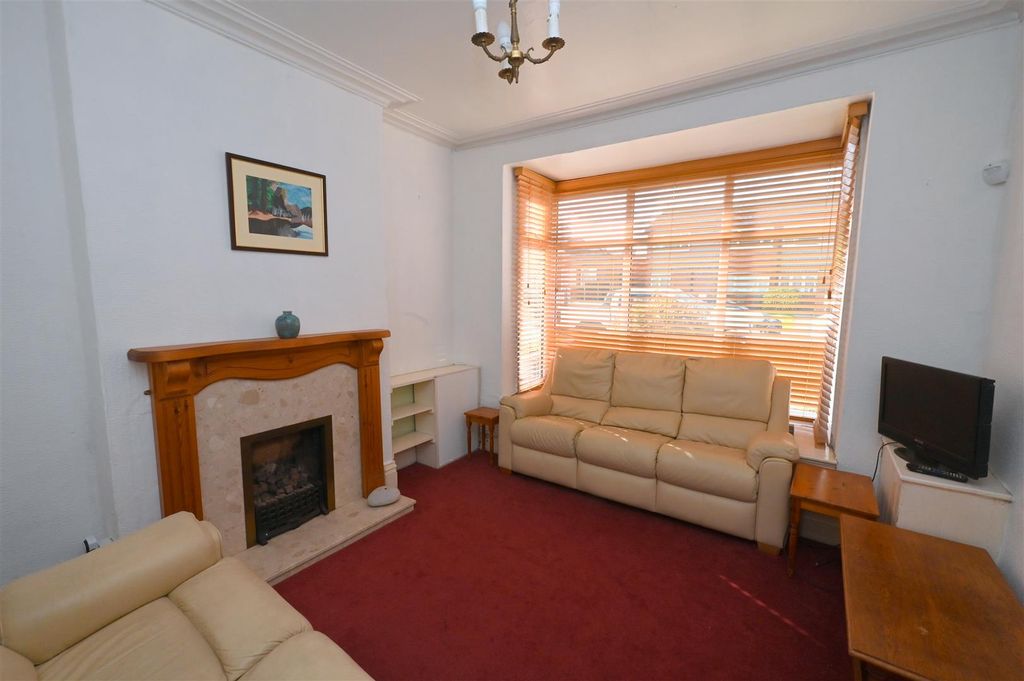 Property photo 3 of 25 Lounge.Jpg