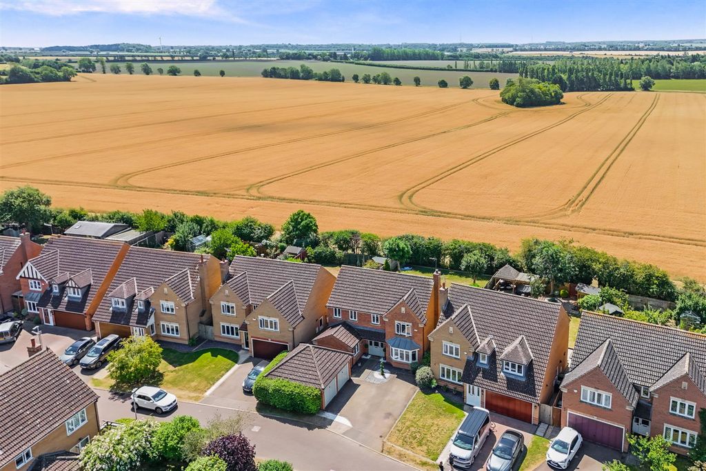 Property photo 2 of 30 Drone@20Yarrowclweb06.Jpg