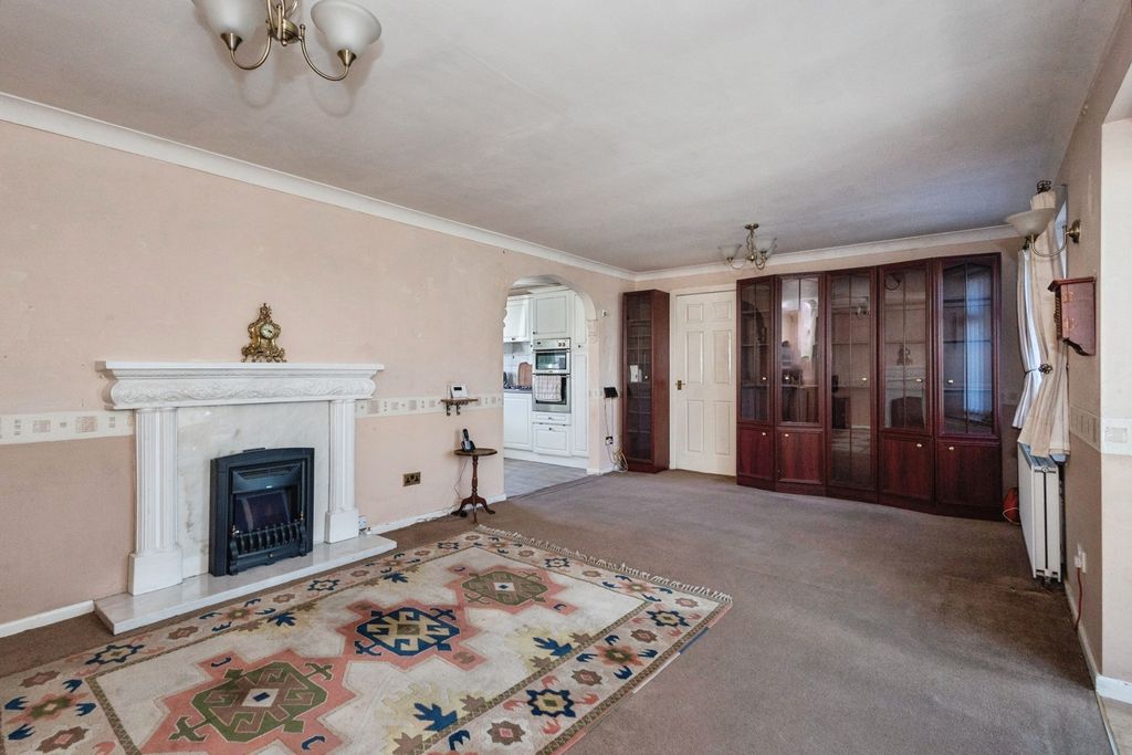 Property photo 3 of 40 Pbox-Img.Jpg