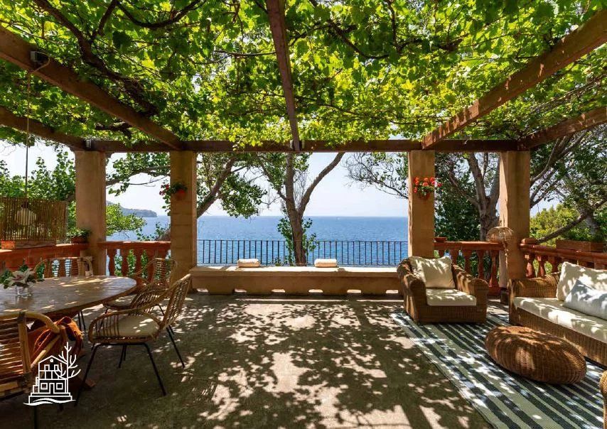 Property photo 2 of 23