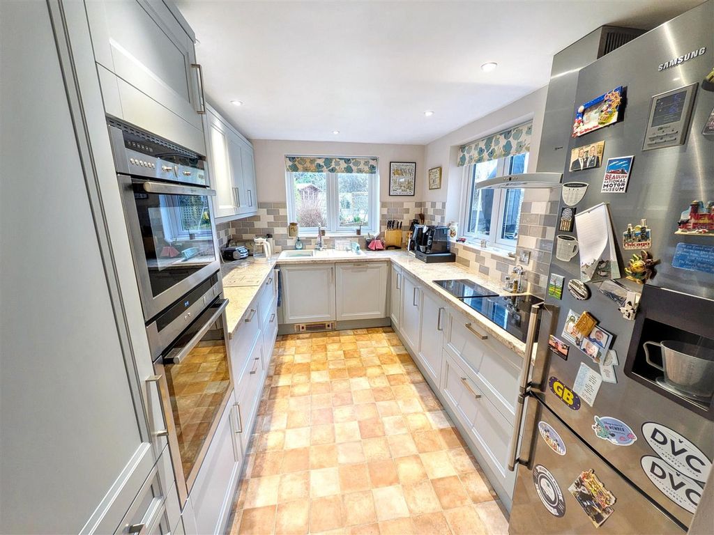 Property photo 2 of 19 Kitchen 1 New.Jpg