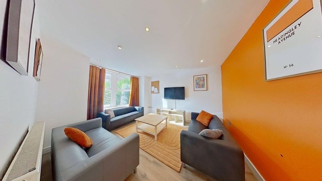 Property photo 2 of 18