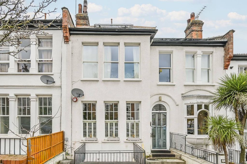 Property photo 2 of 12