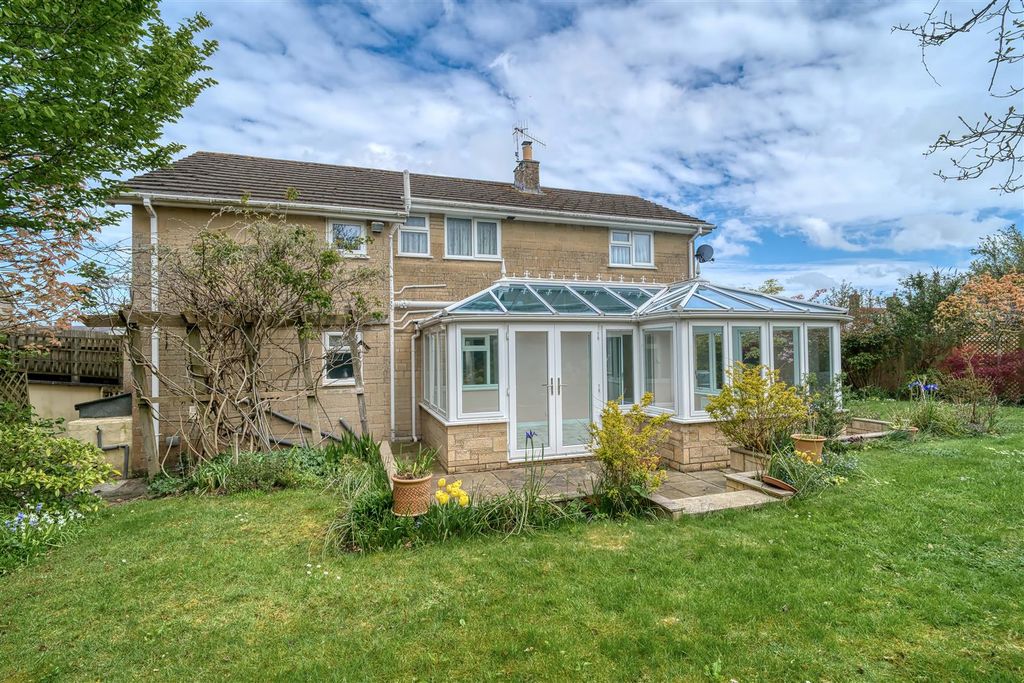 Property photo 1 of 10 Rear