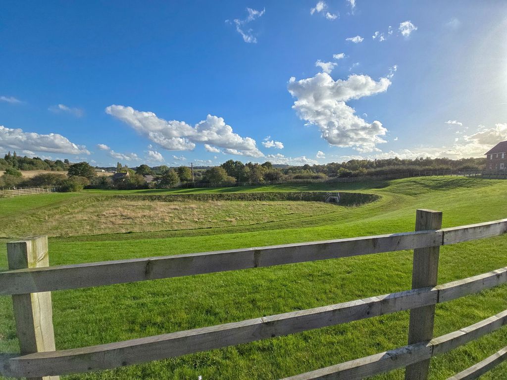 Property photo 3 of 24