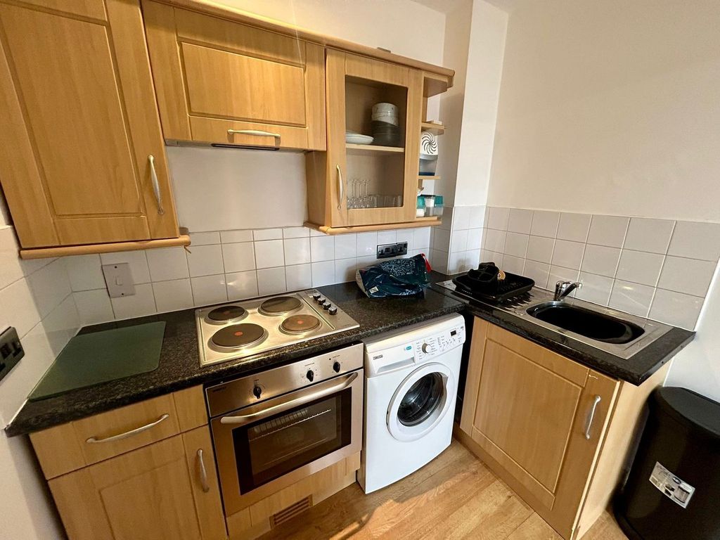 Property photo 1 of 3