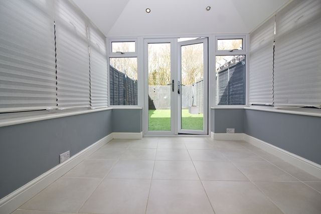 Property photo 3 of 10 Conservatory