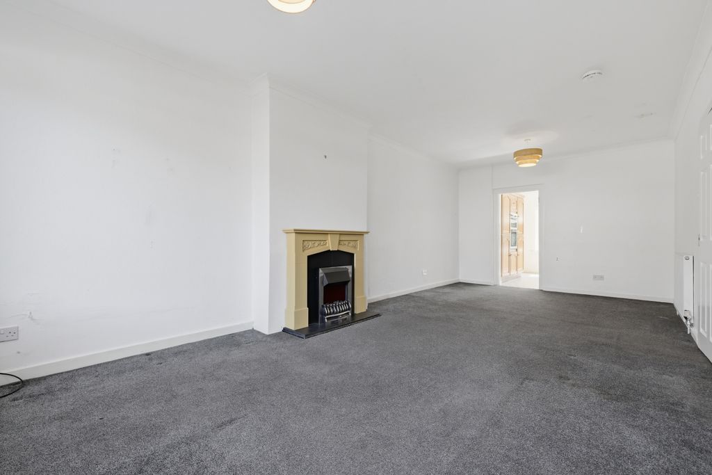 Property photo 3 of 31