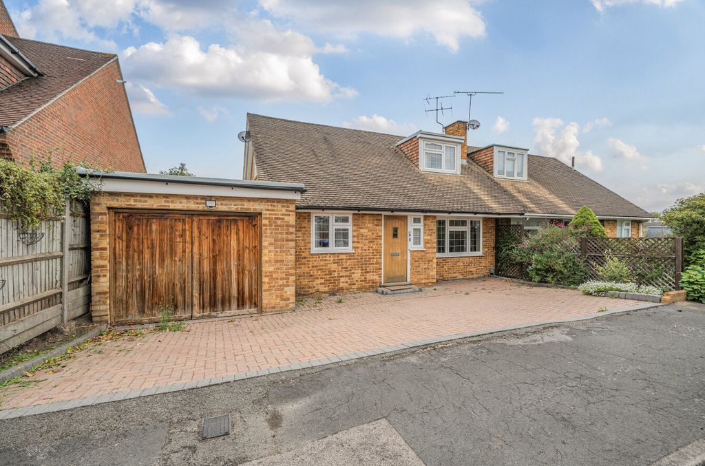 Property photo 1 of 18 1353741-1-68cc2Bf...