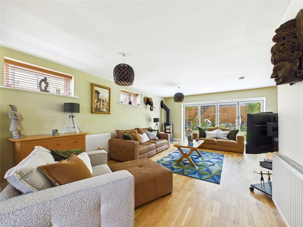 Property photo 2 of 24 Picture No. 19