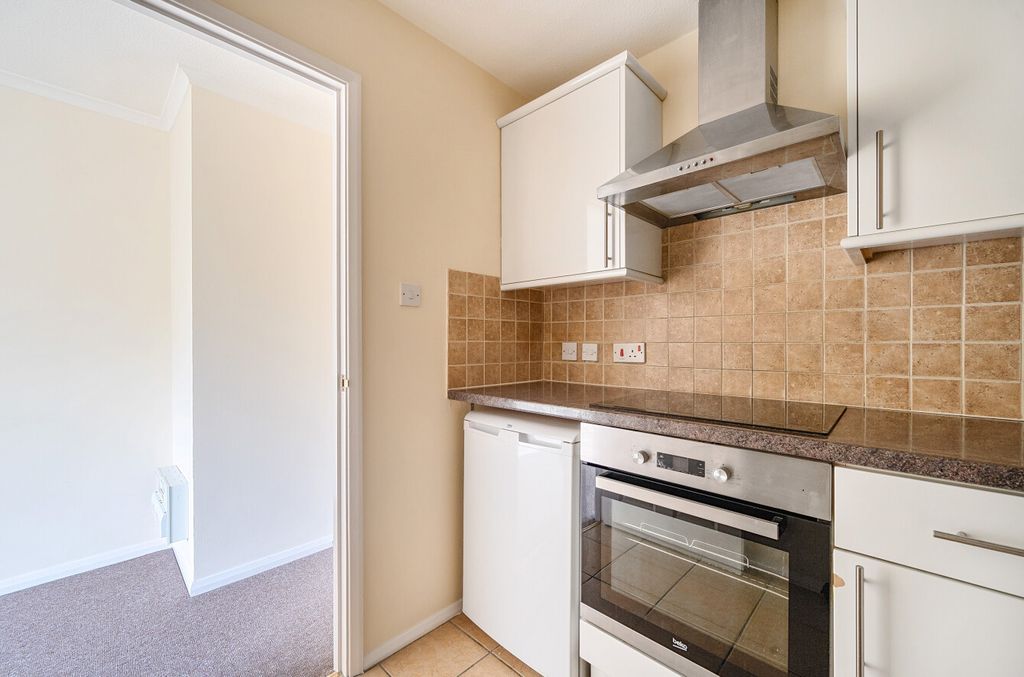 Property photo 3 of 14 1364052-13-68E4E3...