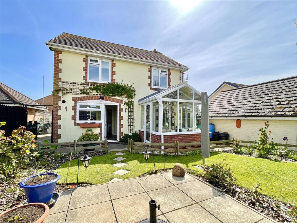 Property photo 3 of 28 Rear Garden