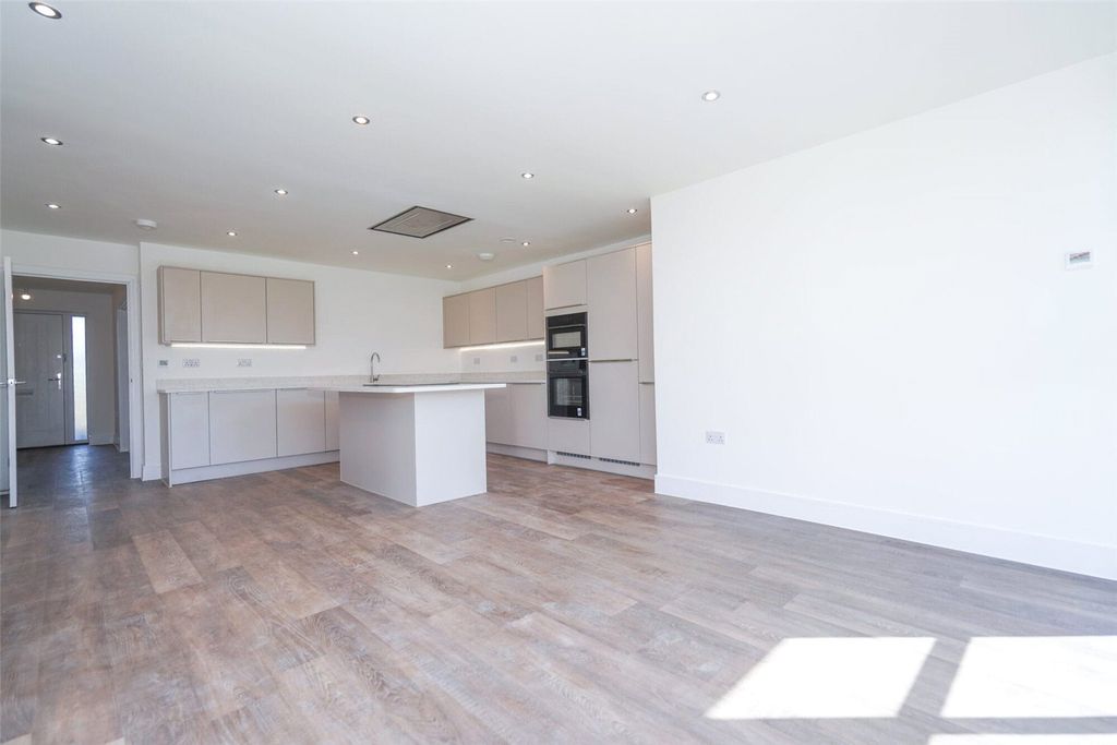 Property photo 2 of 10 Picture No. 09