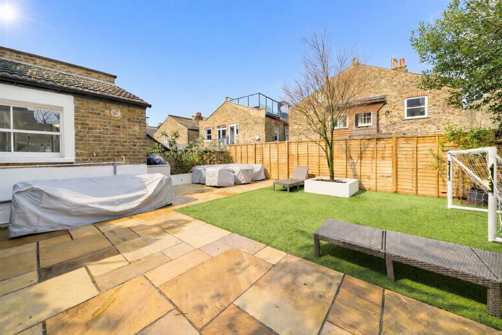 Property photo 3 of 14