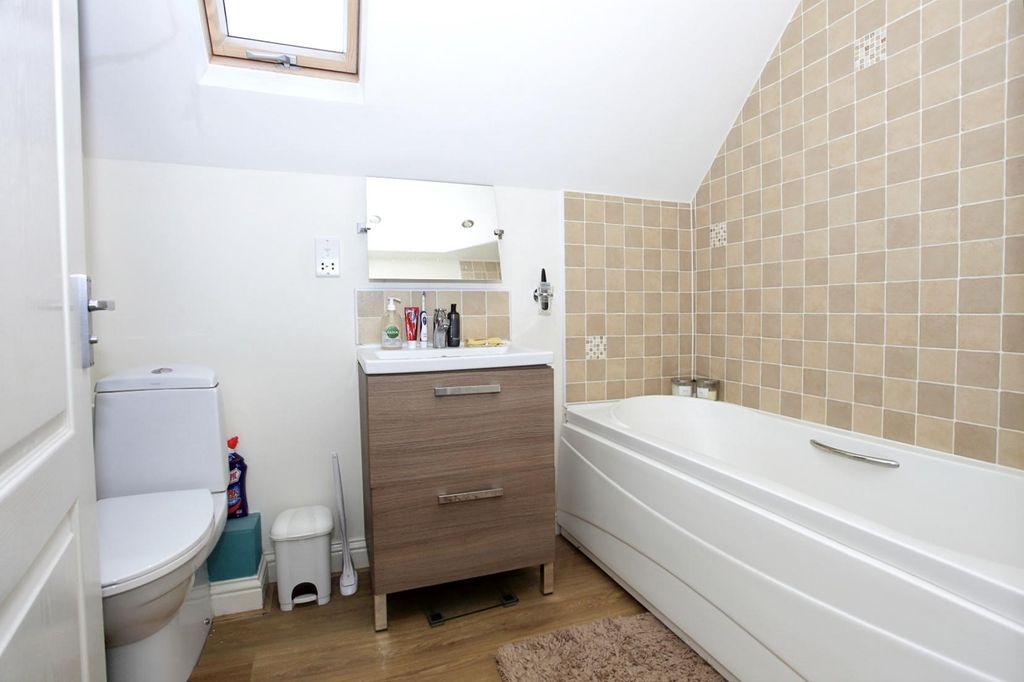 Property photo 3 of 4