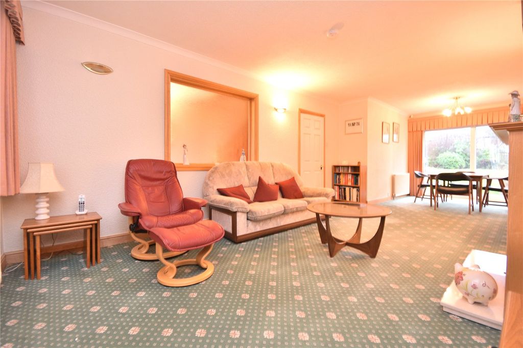 Property photo 2 of 17 Picture No. 11