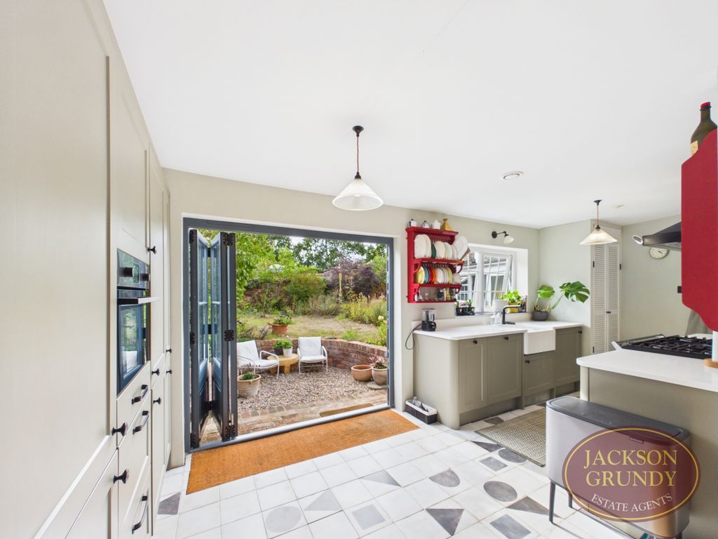 Property photo 2 of 17 Prince Of Wales Row