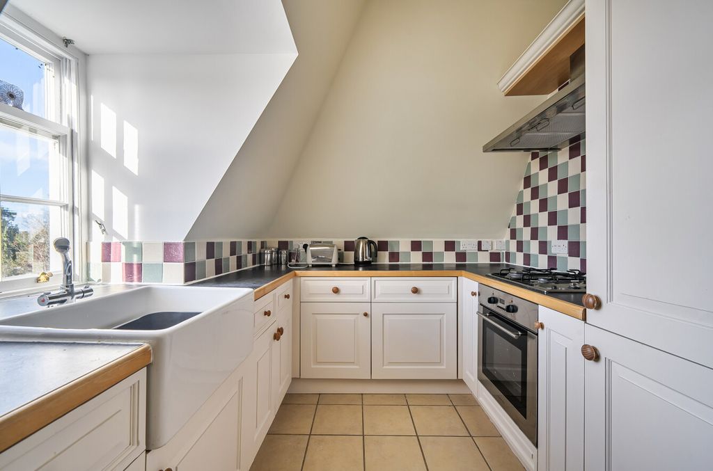 Property photo 3 of 27 1386720-27-692Ef2...