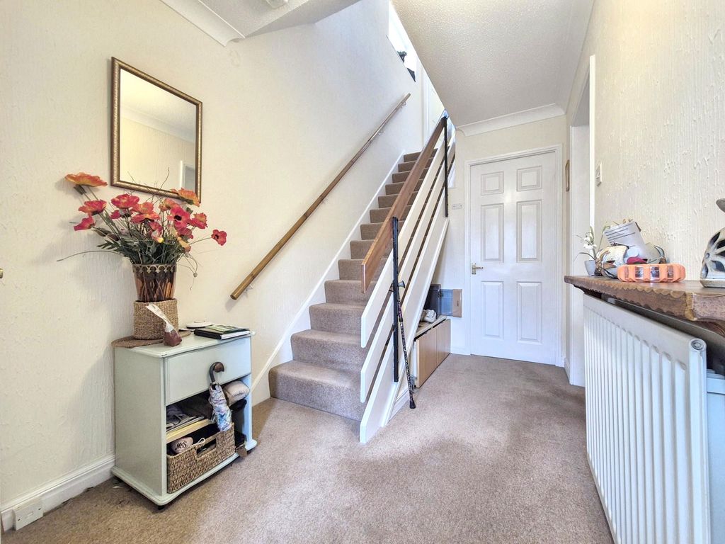 Property photo 2 of 21
