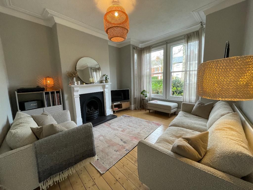 Property photo 2 of 20 Lounge