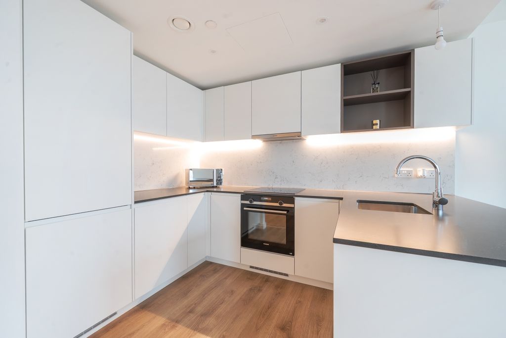 Property photo 3 of 12 1388012-12-69375F...