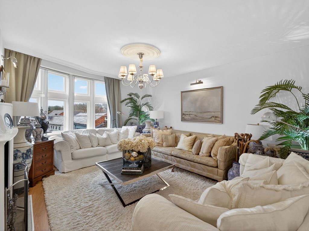 Property photo 3 of 38