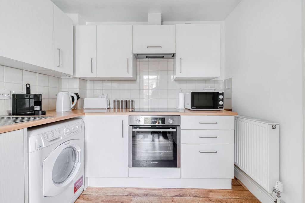 Additional image 5 of 3 bed flat for saleSt. Georges Road, Pakefield NR33