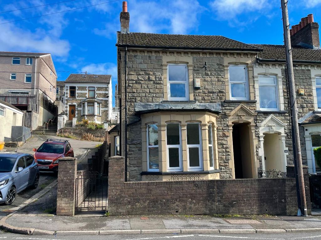 Property photo 1 of 33