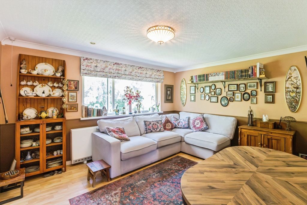 Property photo 2 of 16 Pbox-Img.Jpg
