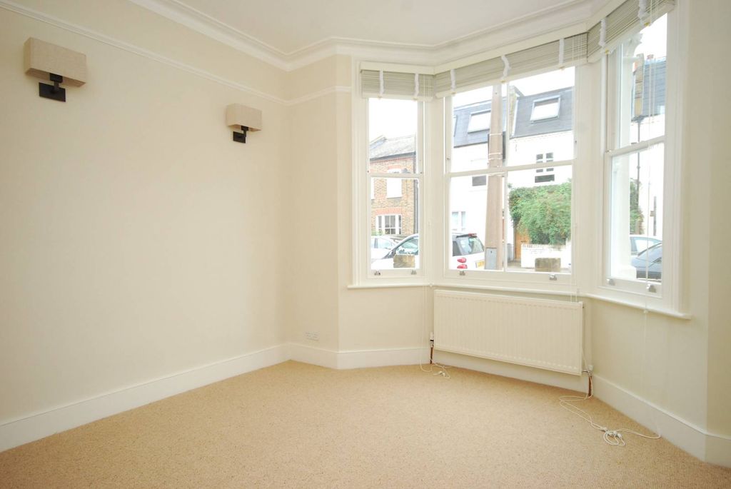 Property photo 3 of 10