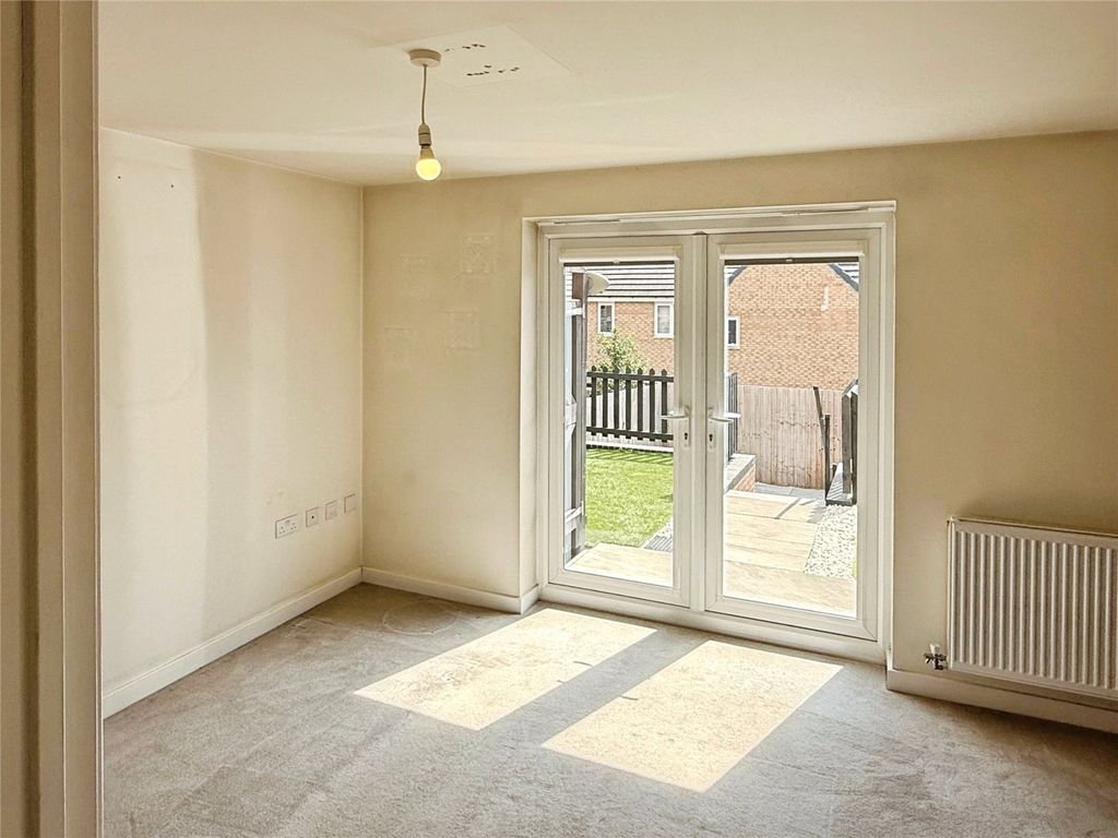 Property photo 3 of 12 Picture No. 23
