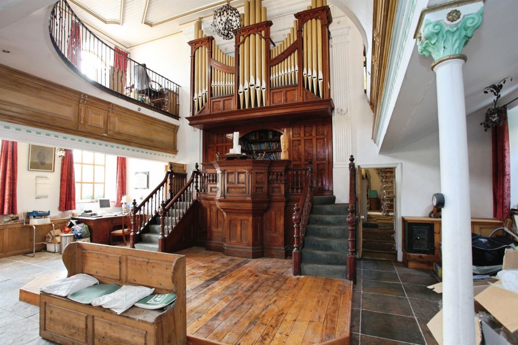 Property photo 3 of 19